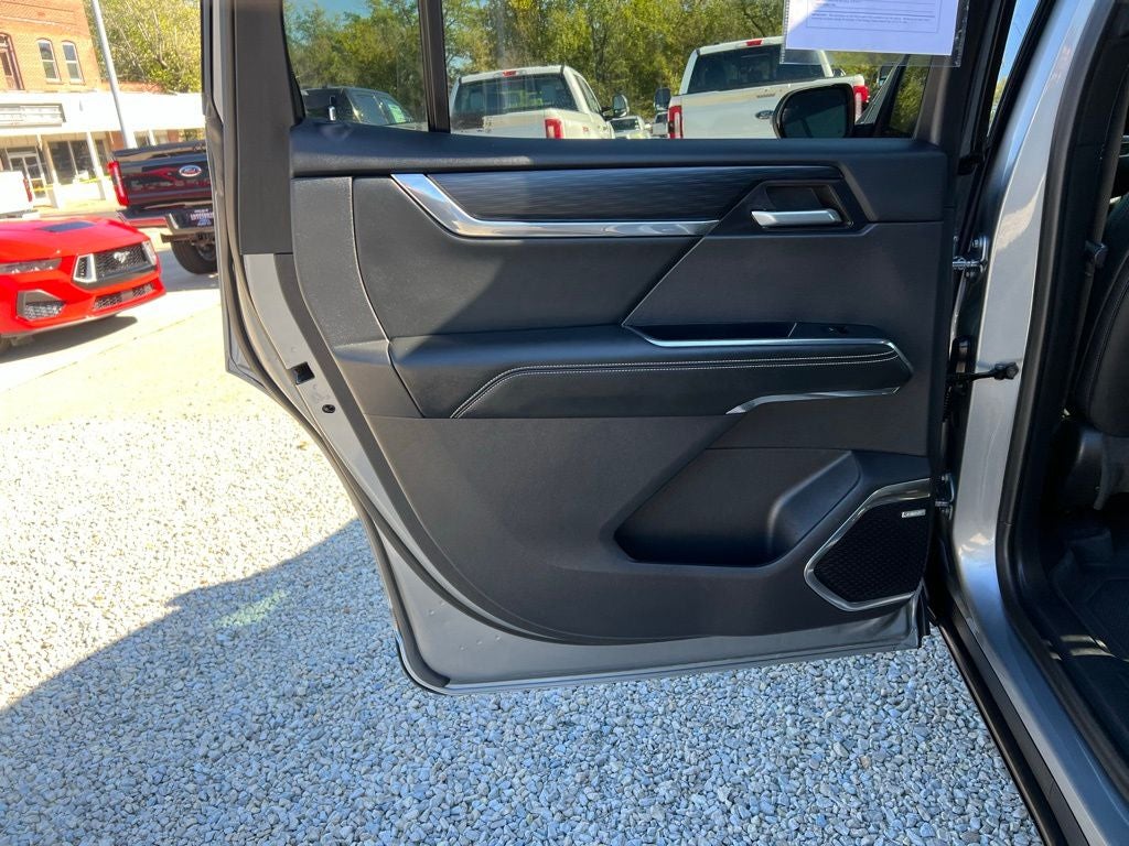 2024 GMC Acadia Elevation