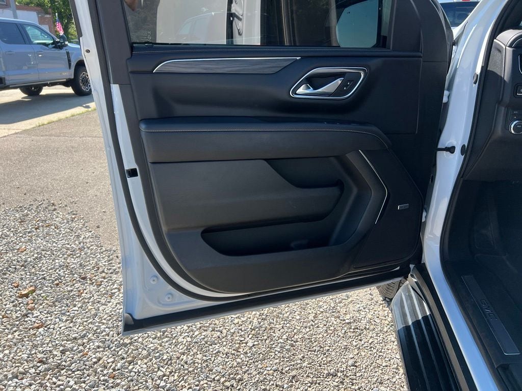 2024 GMC Yukon SLT