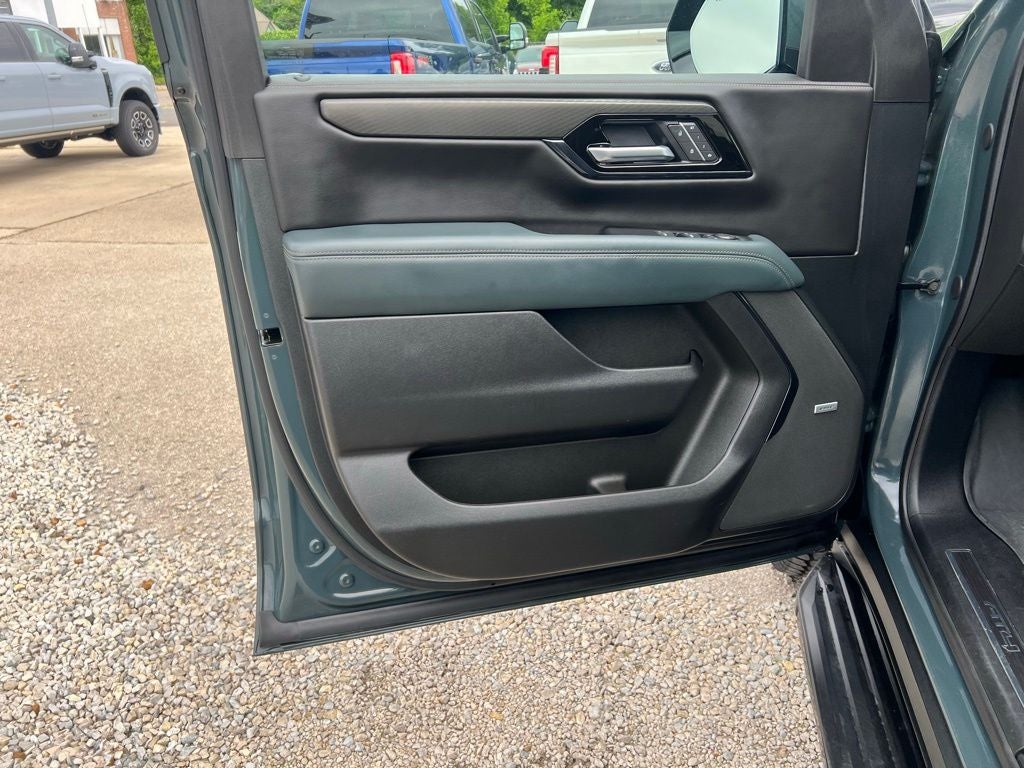 2025 GMC Yukon AT4