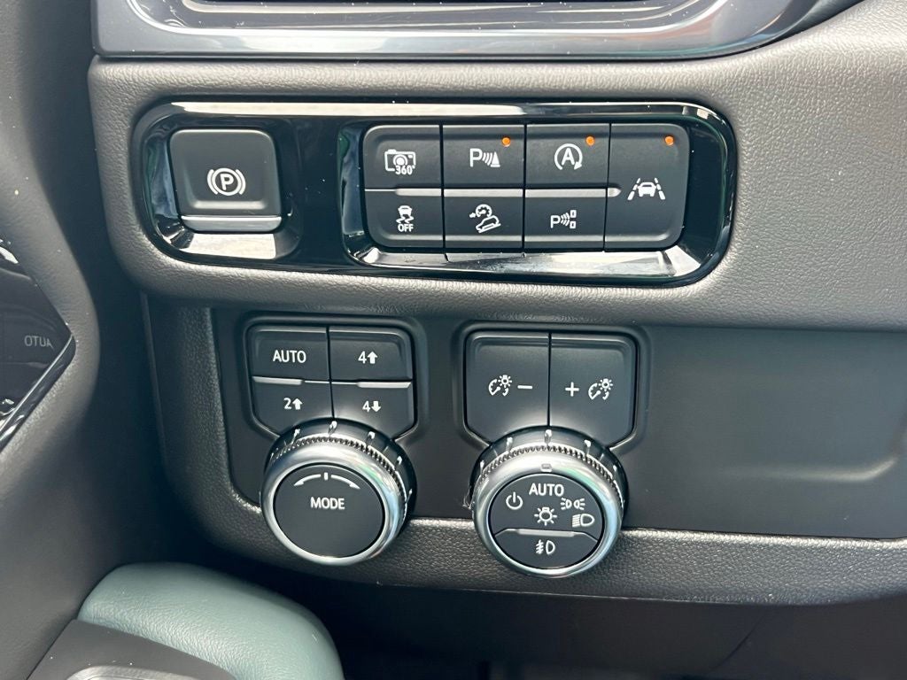 2025 GMC Yukon AT4