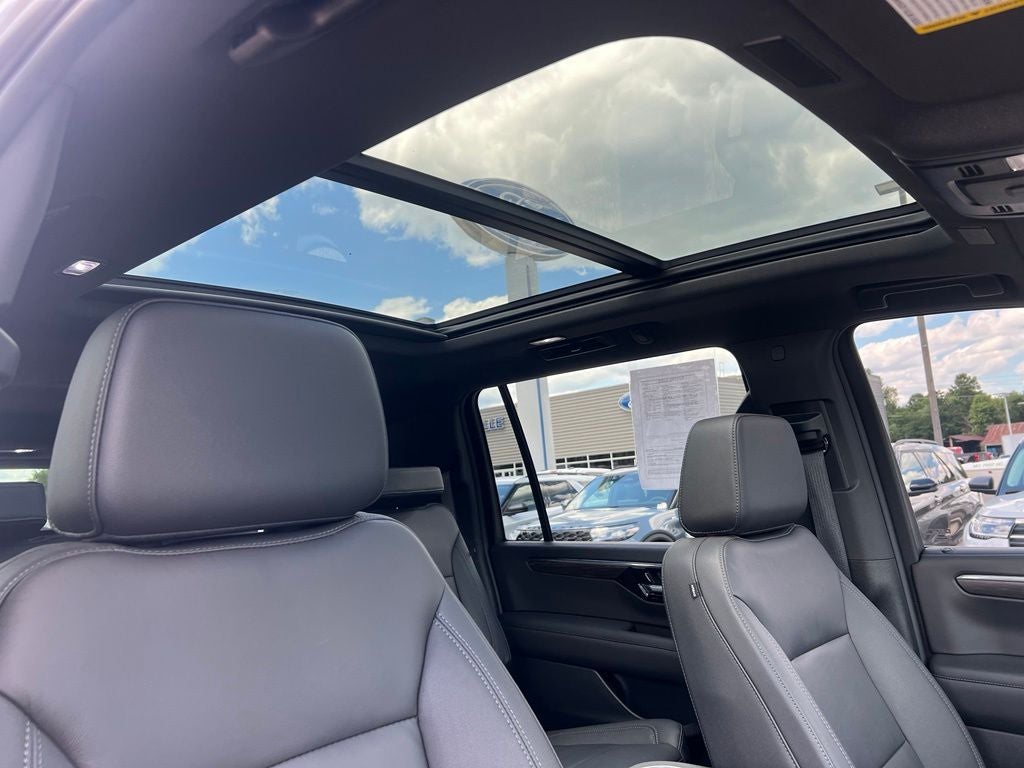 2025 Chevrolet Suburban LT