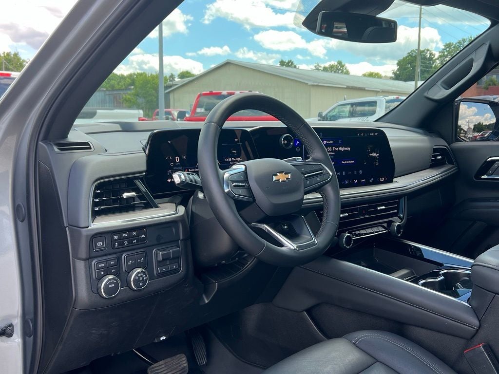 2025 Chevrolet Suburban LT
