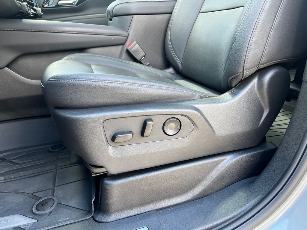 2025 Chevrolet Suburban LT
