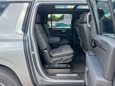 2025 Chevrolet Suburban LT