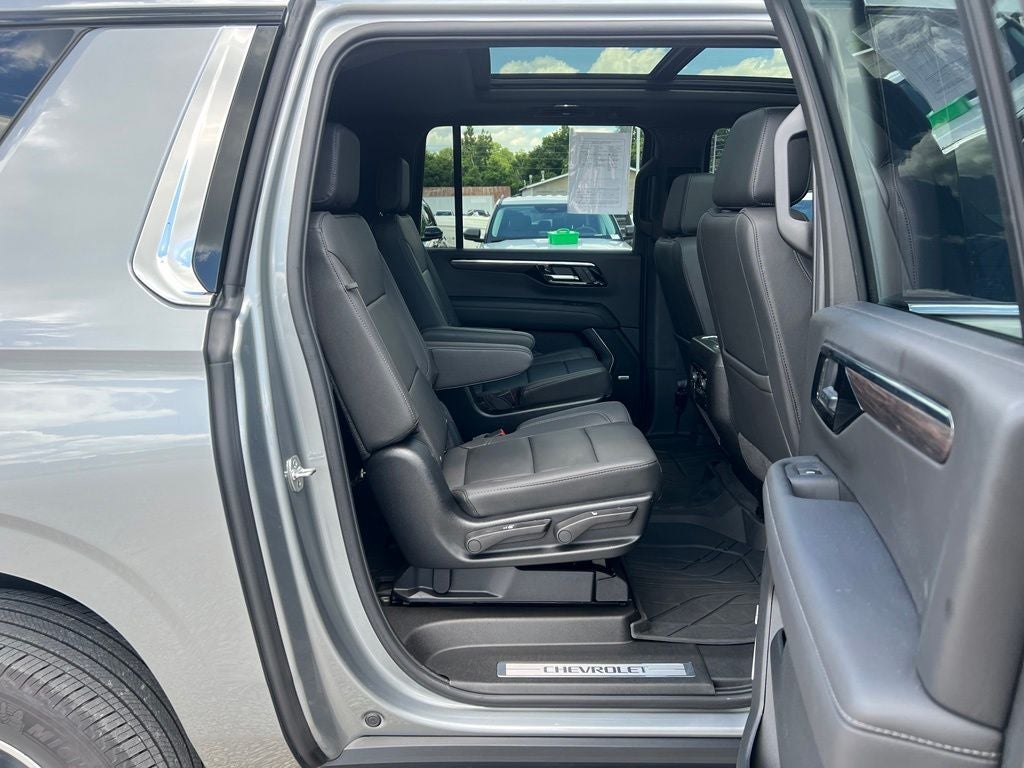 2025 Chevrolet Suburban LT