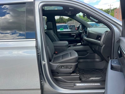 2025 Chevrolet Suburban LT