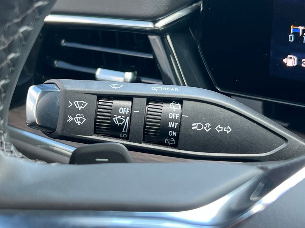2025 Chevrolet Suburban LT