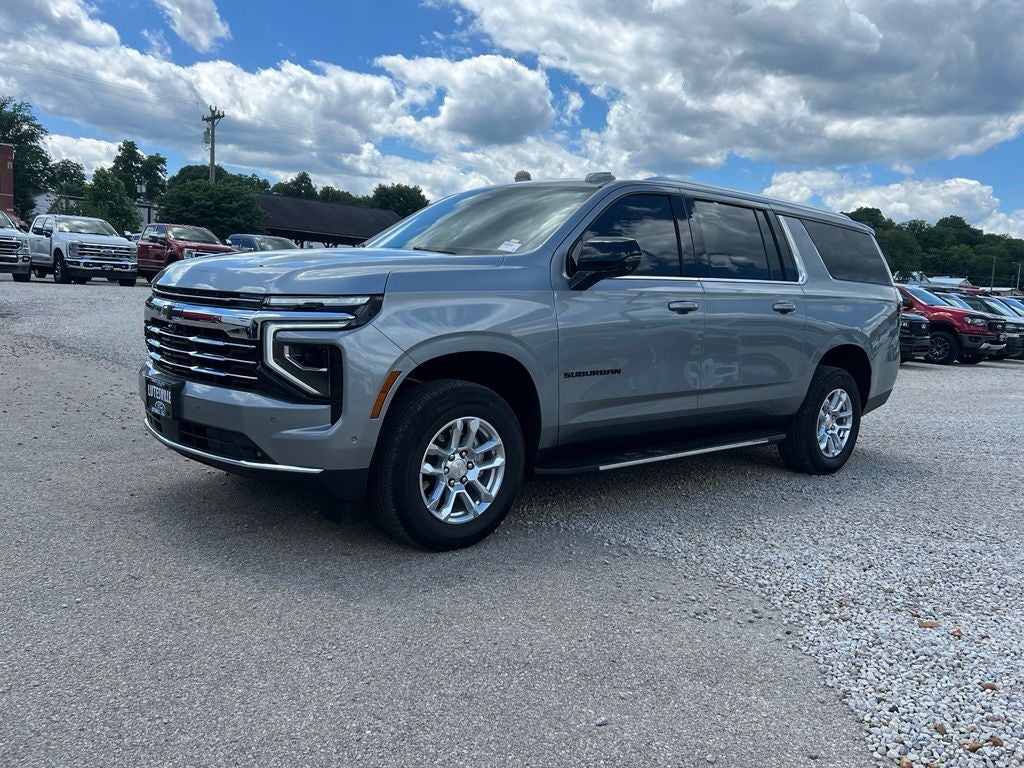 2025 Chevrolet Suburban LT