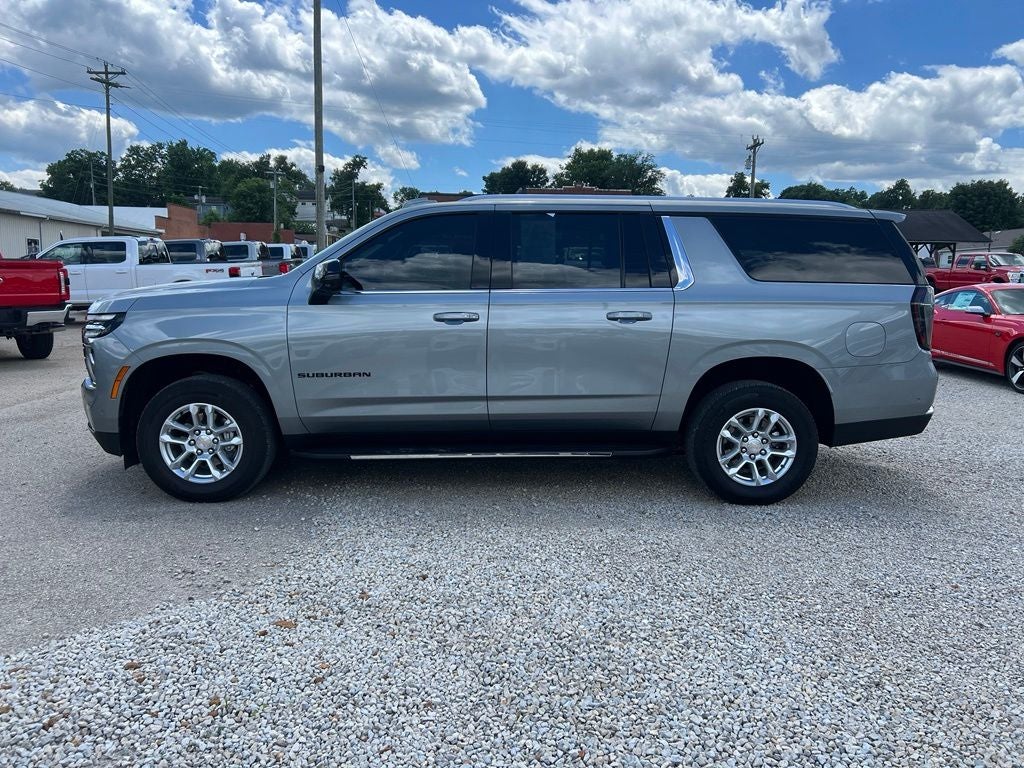 2025 Chevrolet Suburban LT