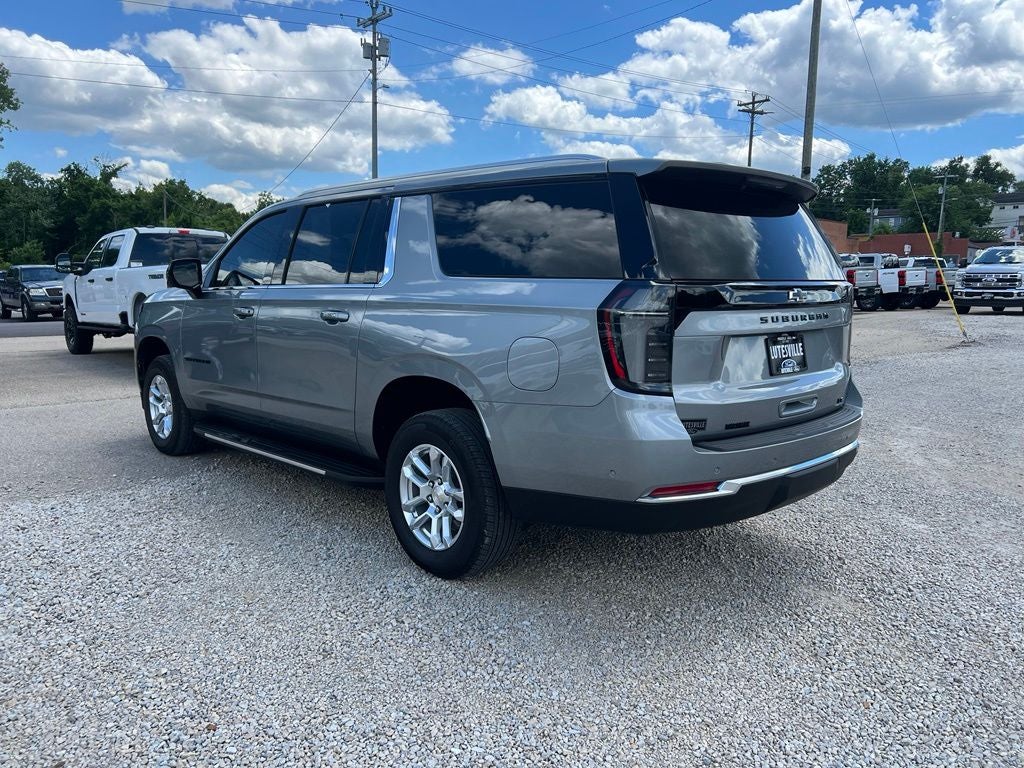 2025 Chevrolet Suburban LT