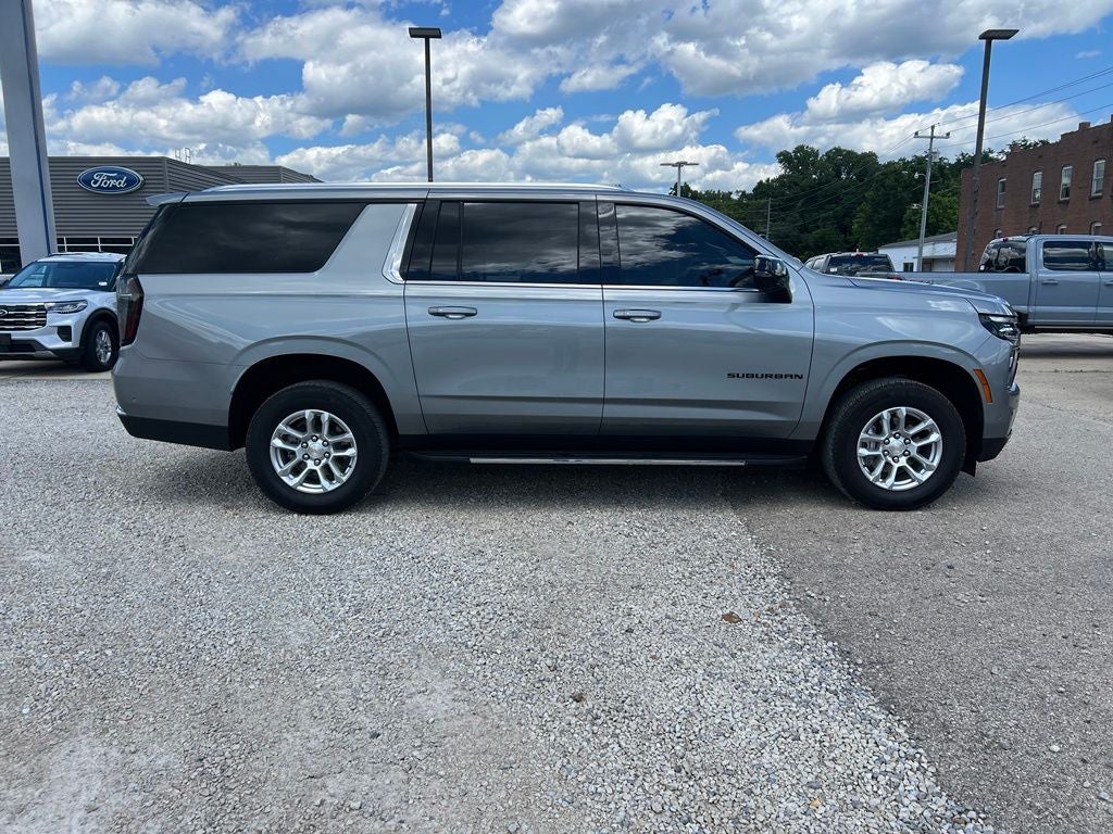 2025 Chevrolet Suburban LT