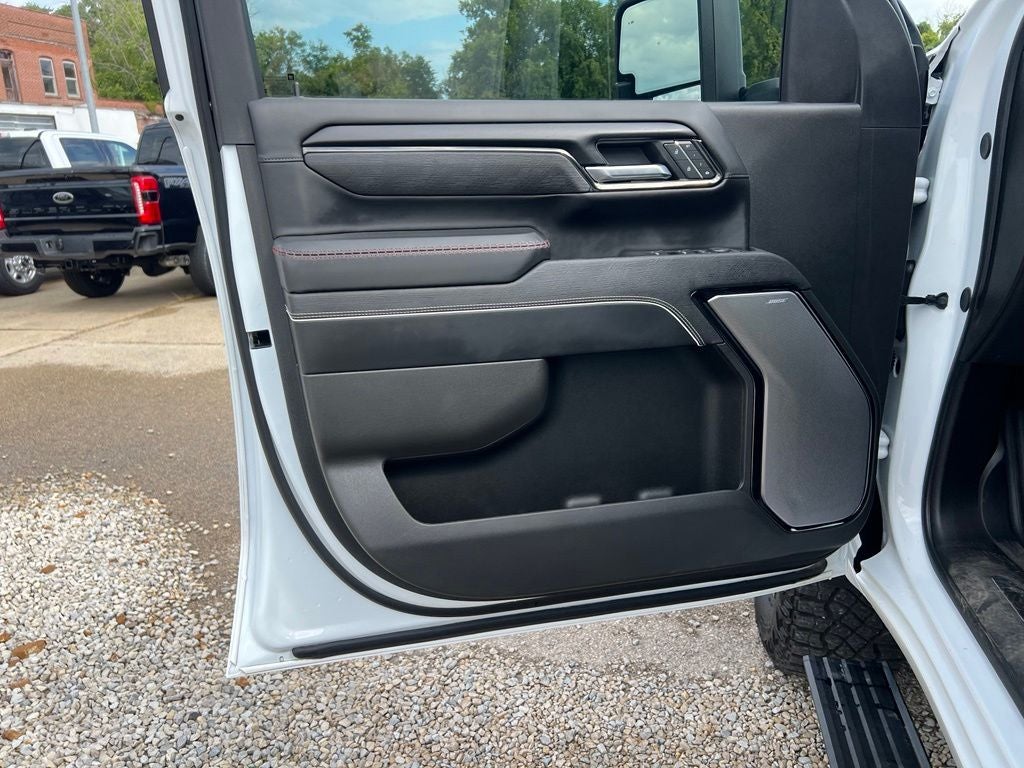 2025 GMC Sierra 2500HD AT4X