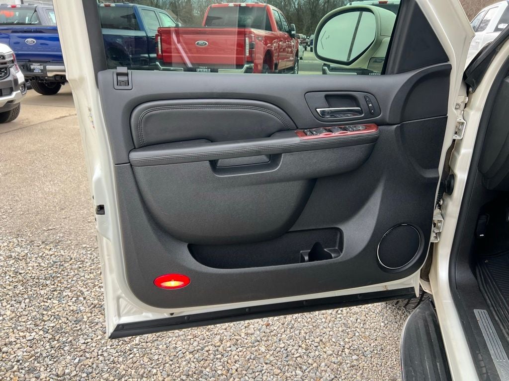 2010 Cadillac Escalade Luxury