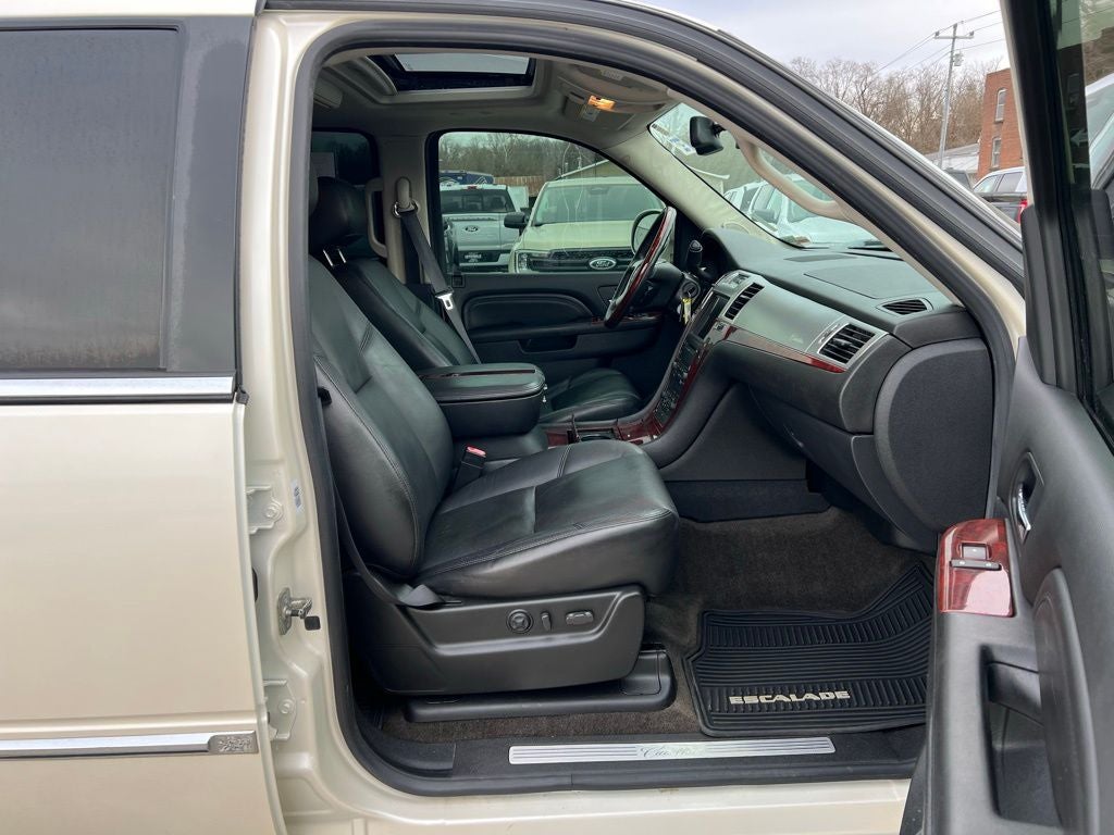 2010 Cadillac Escalade Luxury