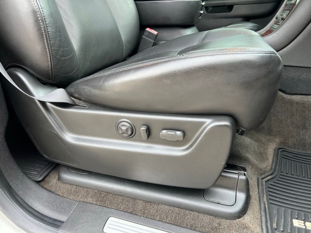 2010 Cadillac Escalade Luxury