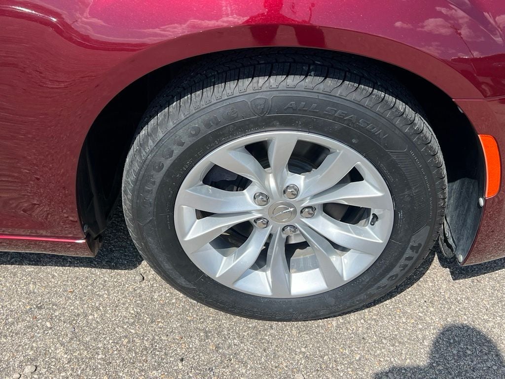 2021 Chrysler 300 Touring