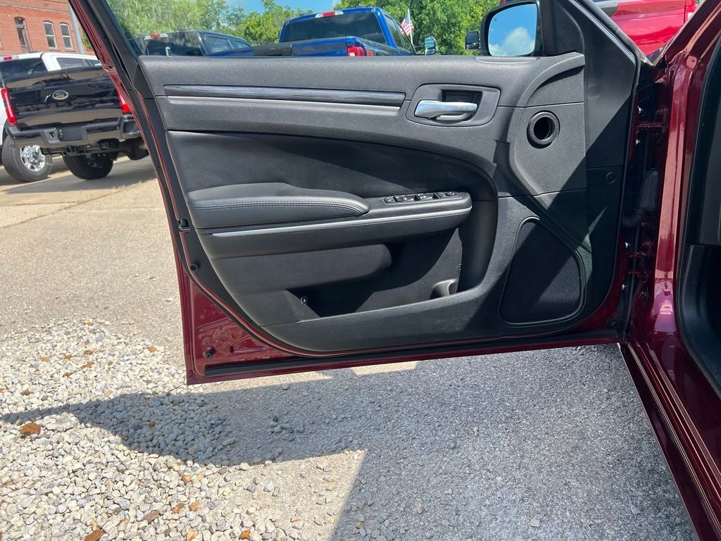 2021 Chrysler 300 Touring