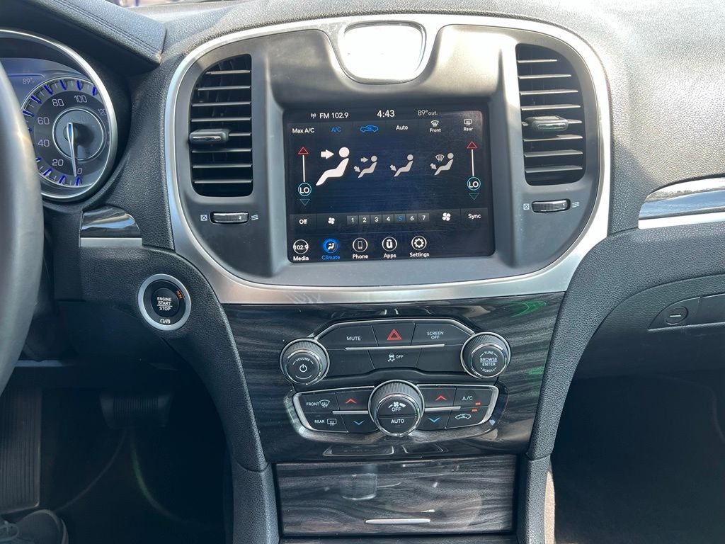2021 Chrysler 300 Touring