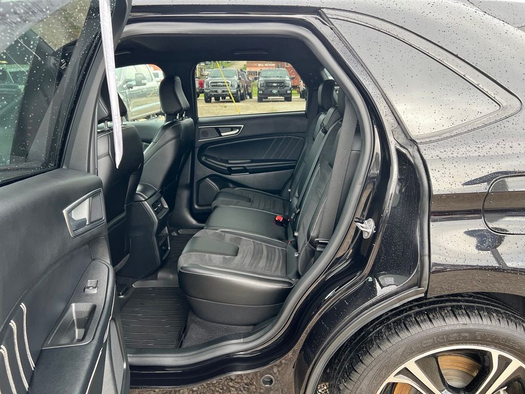 2022 Ford Edge ST