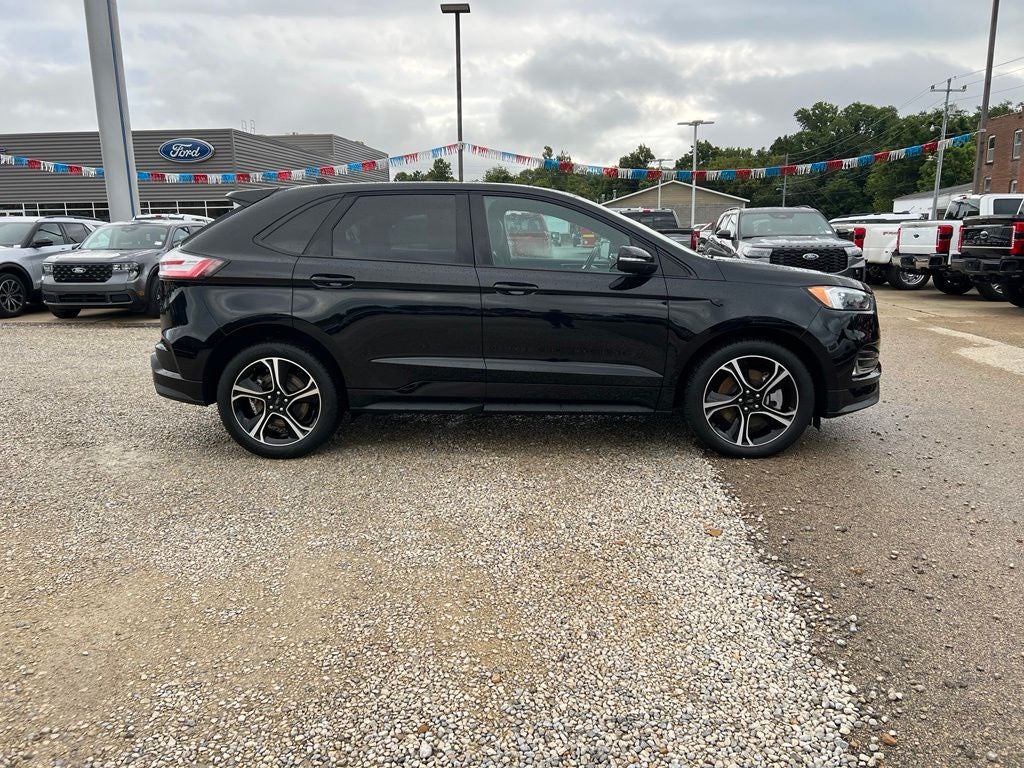2022 Ford Edge ST