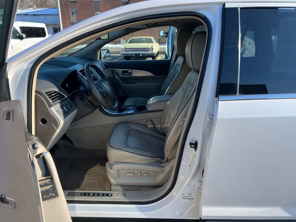 2013 Lincoln MKX Base