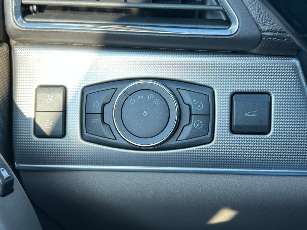 2013 Lincoln MKX Base