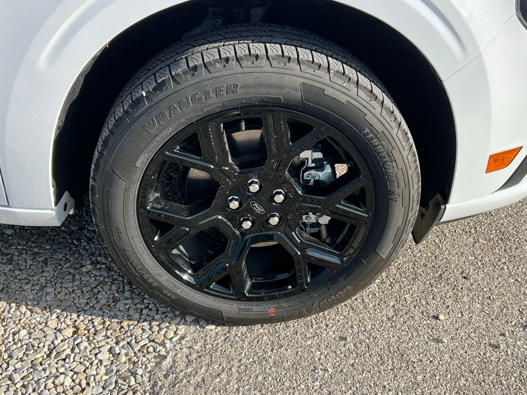 2025 Ford Maverick Lobo High