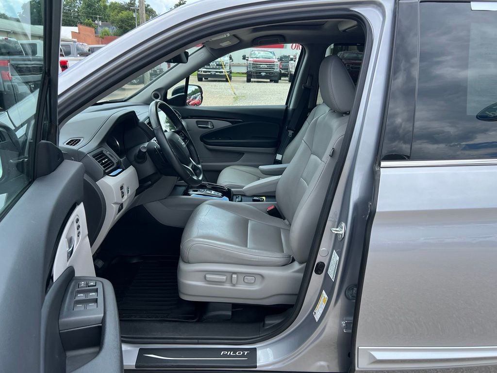 2022 Honda Pilot Touring 8 Passenger