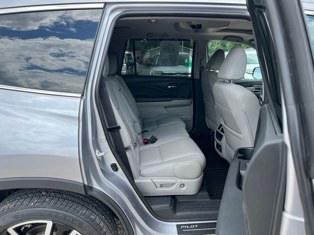 2022 Honda Pilot Touring 8 Passenger