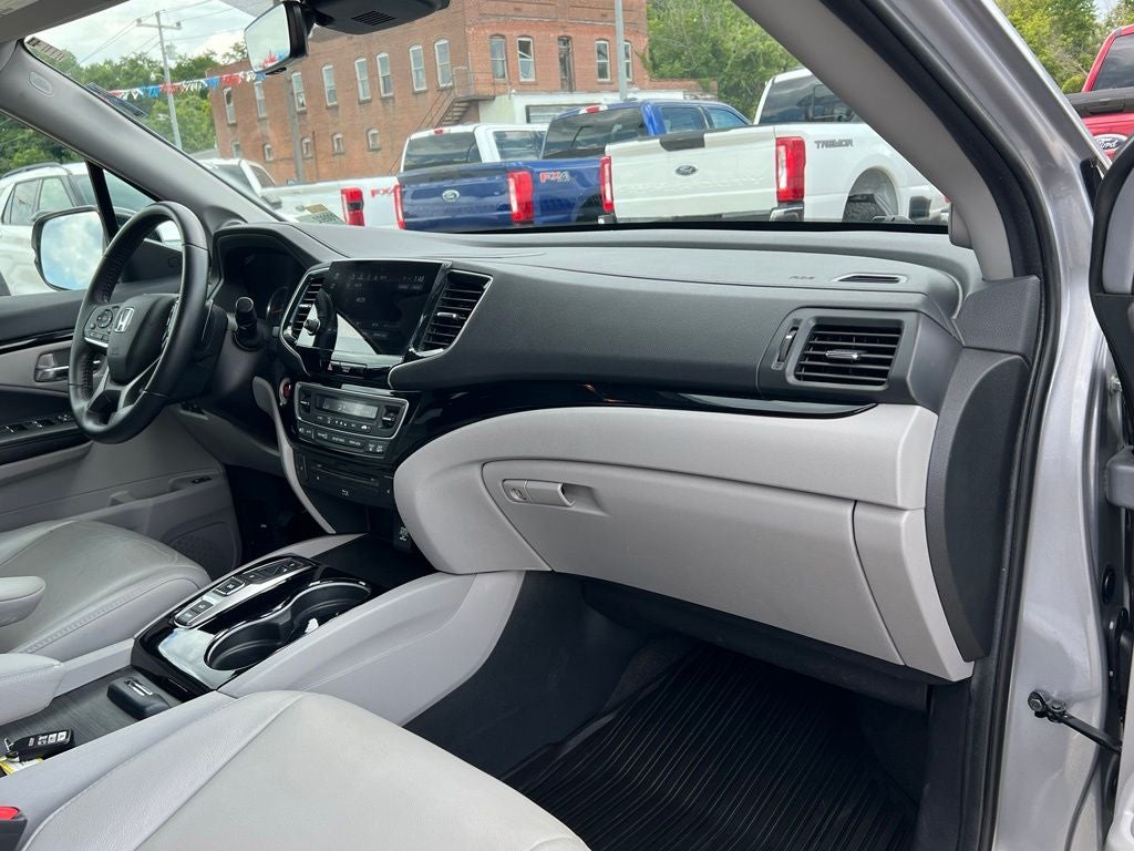2022 Honda Pilot Touring 8 Passenger