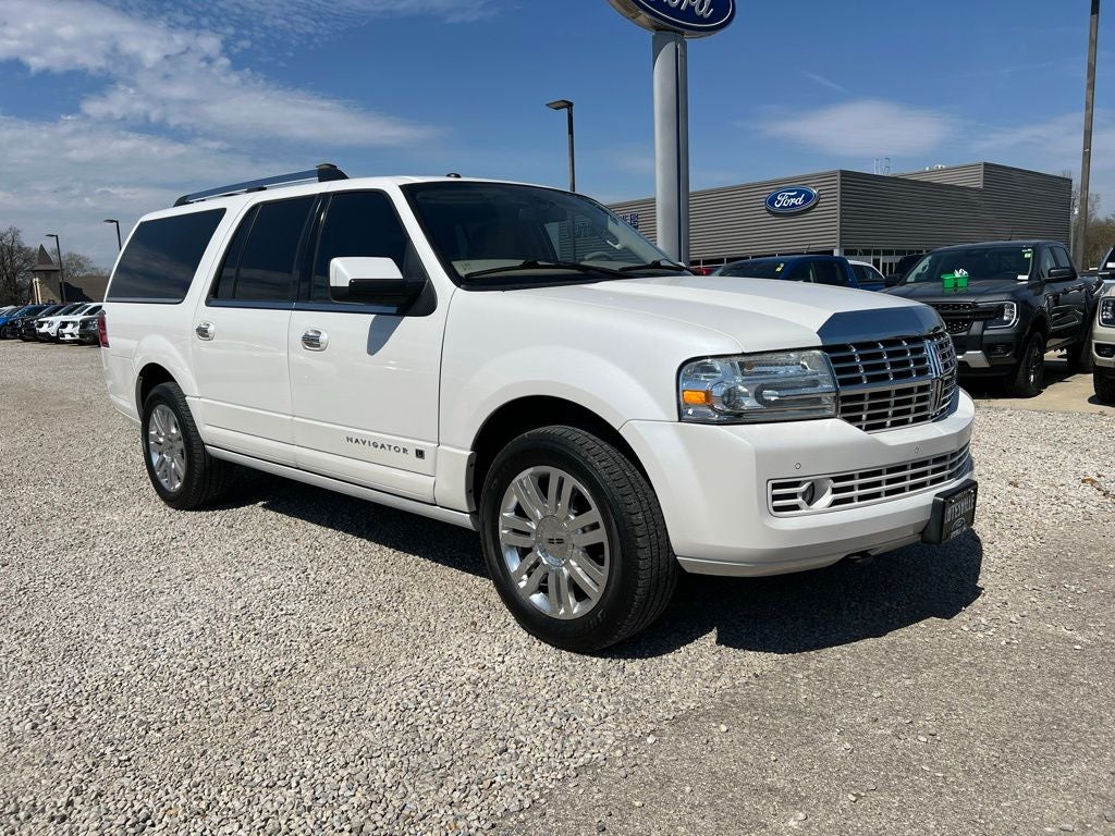 2011 Lincoln Navigator L Base