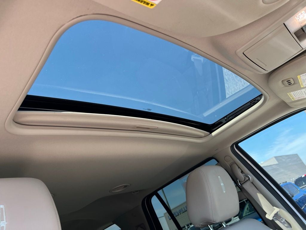 2011 Lincoln Navigator L Base