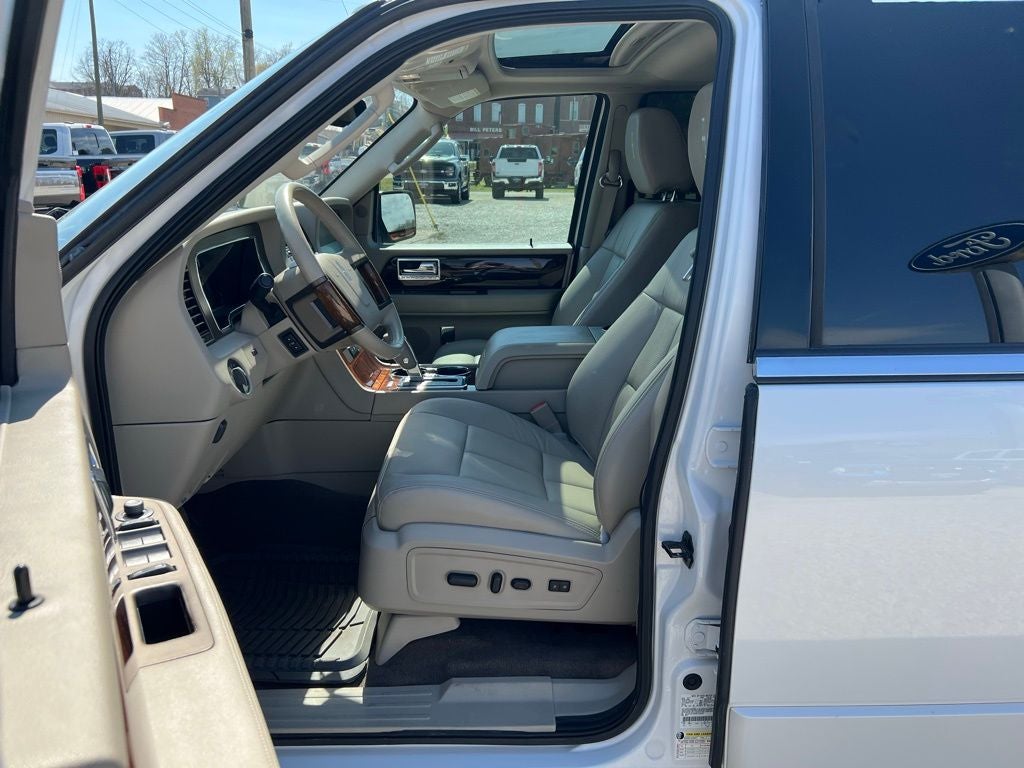 2011 Lincoln Navigator L Base