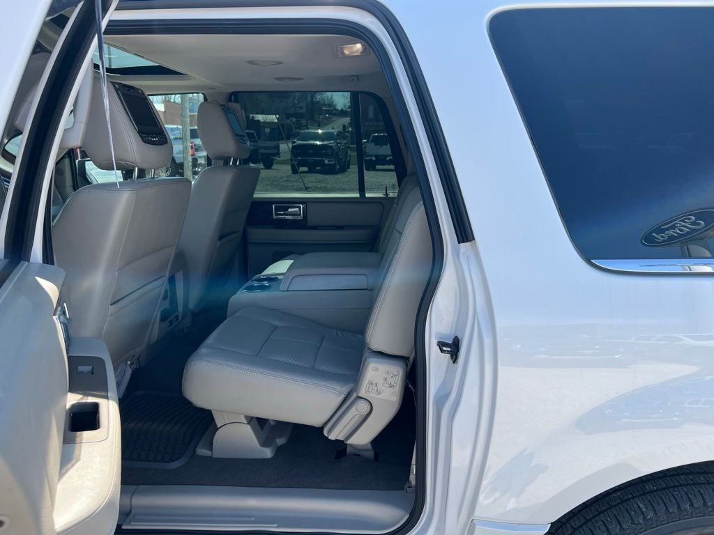 2011 Lincoln Navigator L Base