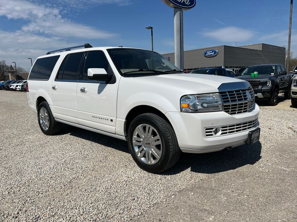 2011 Lincoln Navigator L Base