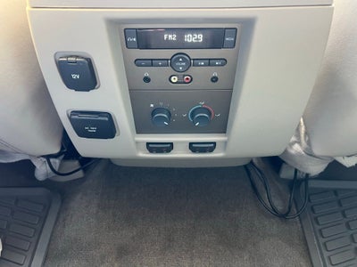 2011 Lincoln Navigator L Base