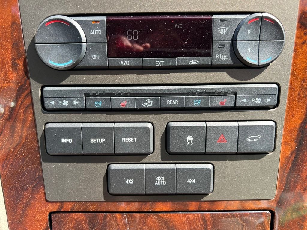 2011 Lincoln Navigator L Base