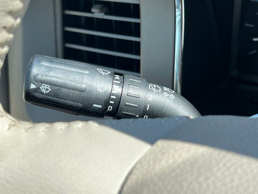 2011 Lincoln Navigator L Base