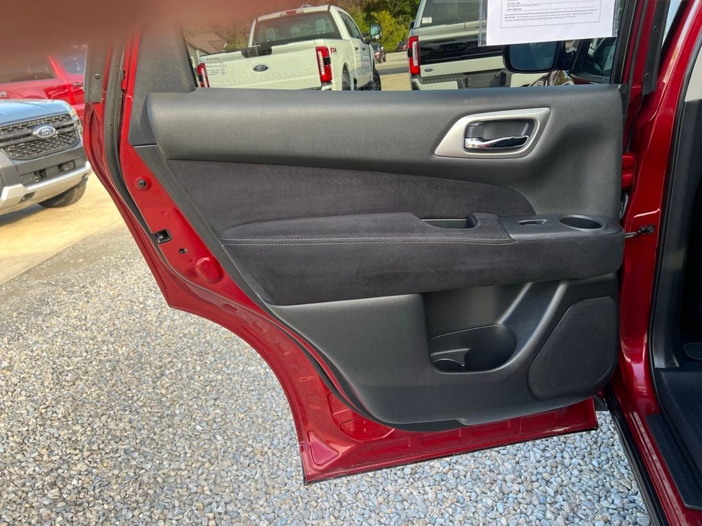 2013 Nissan Pathfinder SV