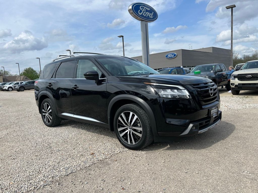 2023 Nissan Pathfinder Platinum