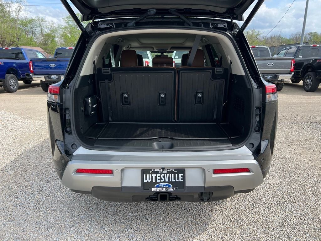 2023 Nissan Pathfinder Platinum