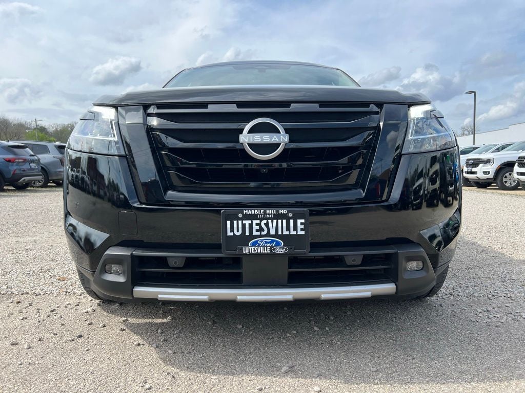 2023 Nissan Pathfinder Platinum