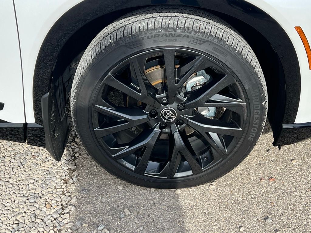 2025 Toyota Crown Signia XLE