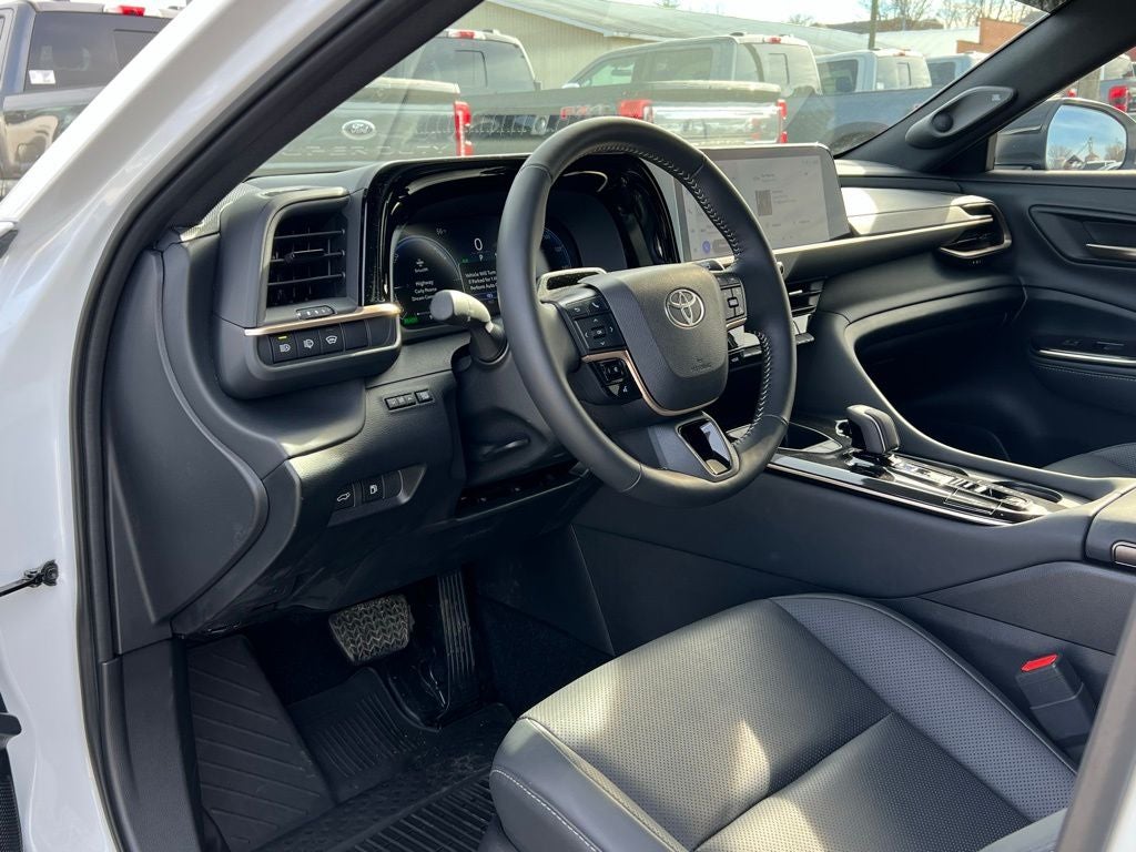 2025 Toyota Crown Signia XLE