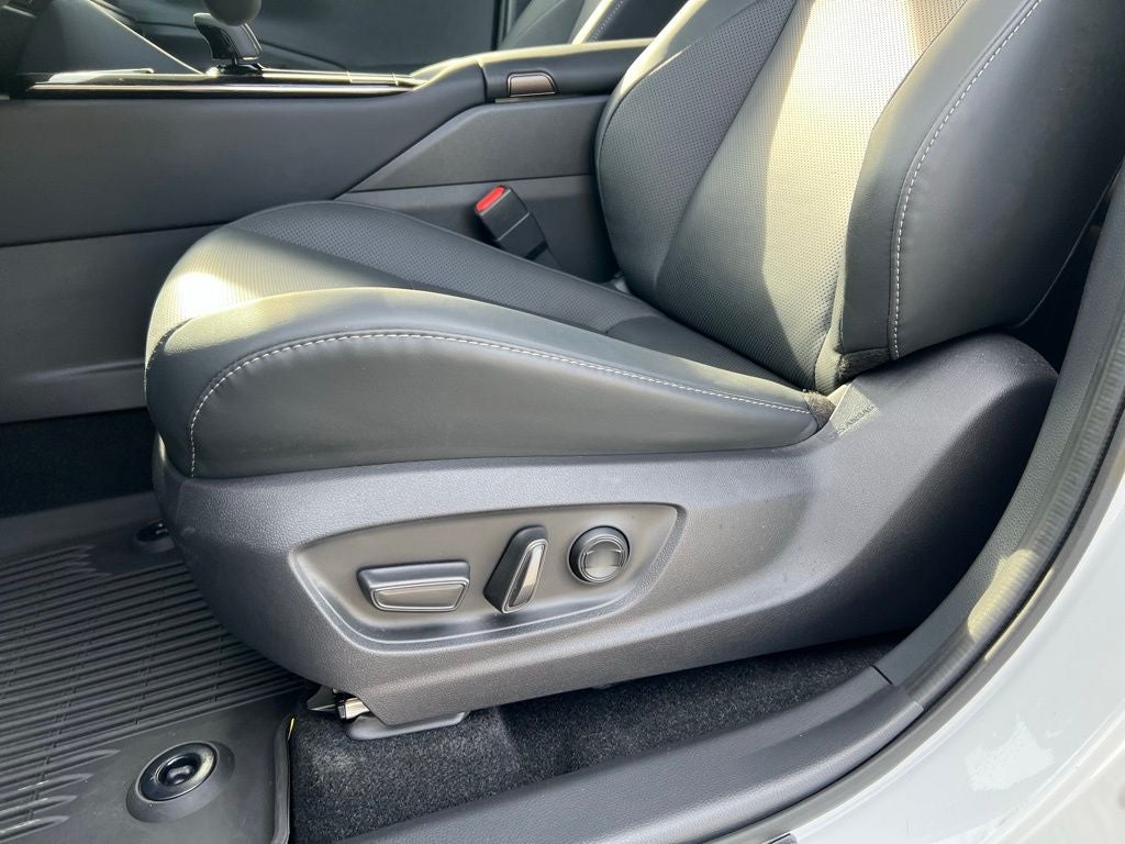 2025 Toyota Crown Signia XLE