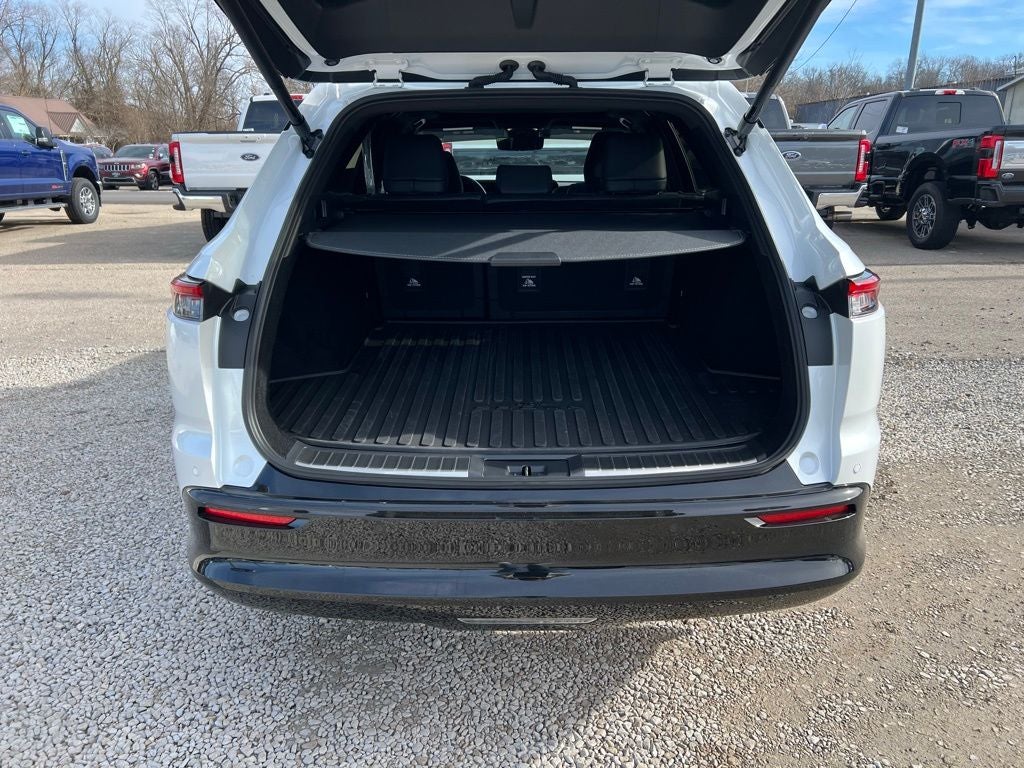 2025 Toyota Crown Signia XLE