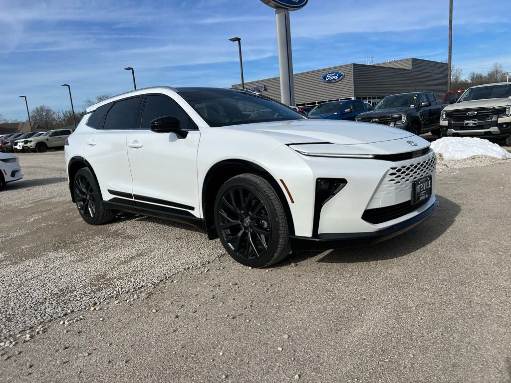 2025 Toyota Crown Signia XLE