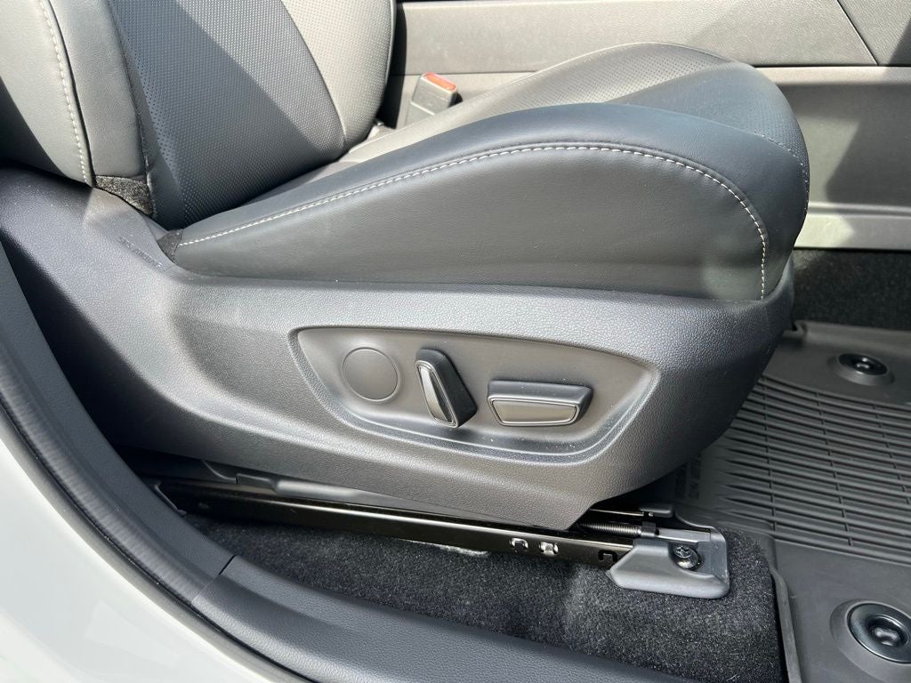 2025 Toyota Crown Signia XLE