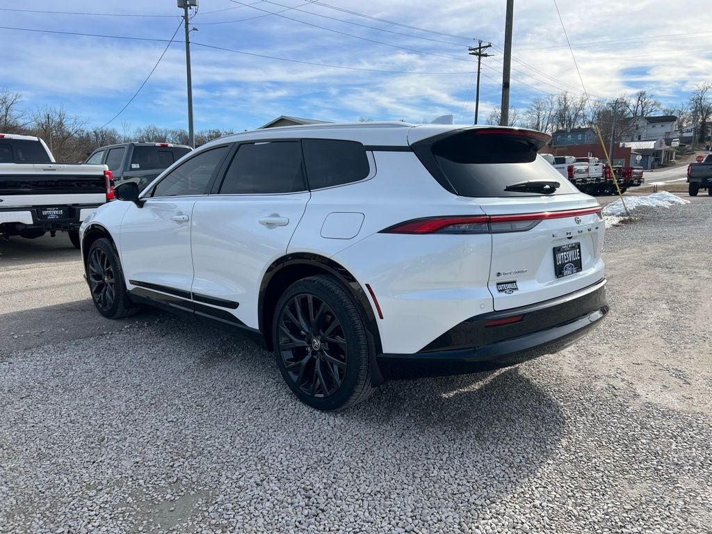 2025 Toyota Crown Signia XLE