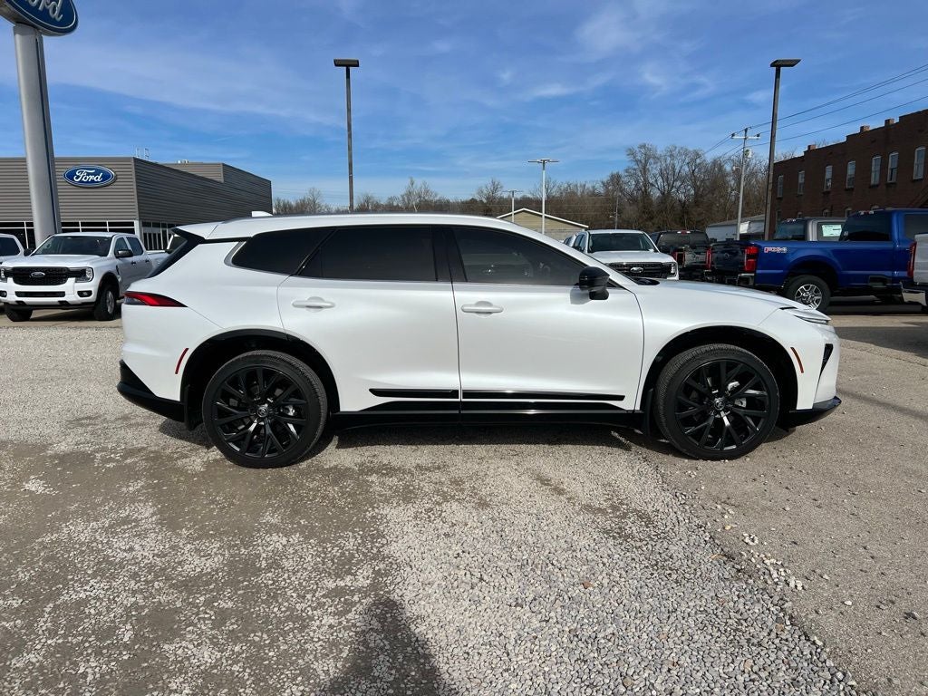 2025 Toyota Crown Signia XLE